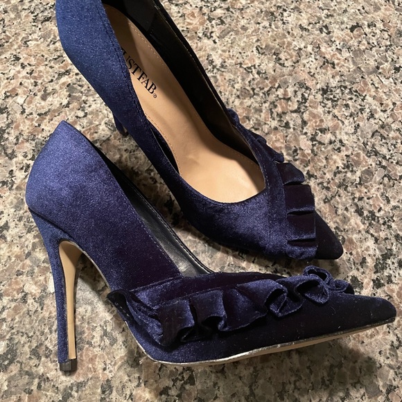 Just Fab Pumps Size 8 - Picture 2 of 4